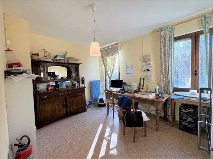 Image No.11-6 Bed House for sale