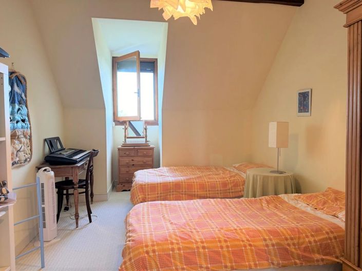 Image No.16-6 Bed House for sale