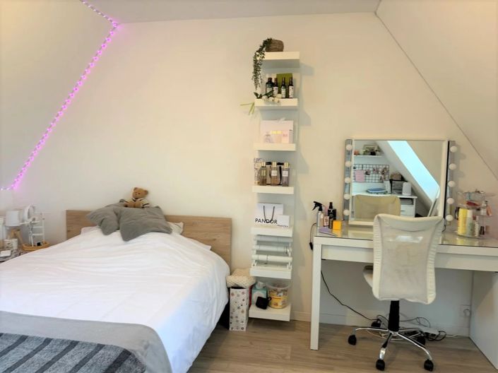 Image No.17-4 Bed House for sale