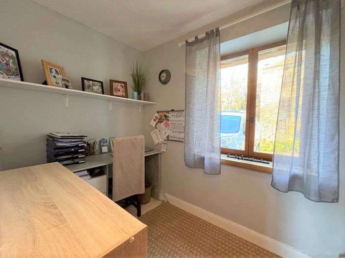 Image No.23-4 Bed House for sale