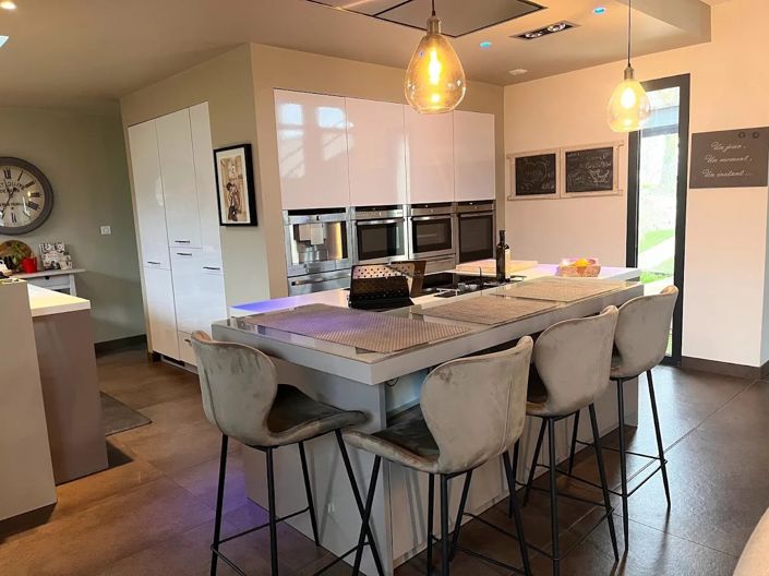 Image No.17-4 Bed House for sale