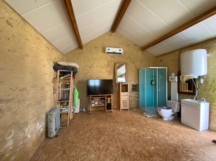 Image No.10-2 Bed House for sale