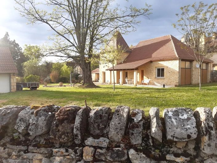 Image No.1-5 Bed House for sale