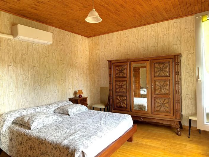 Image No.17-5 Bed House for sale