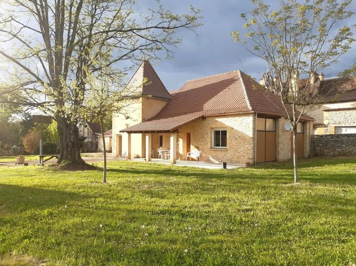 Image No.3-5 Bed House for sale