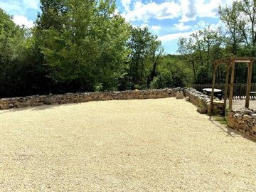 b415127759e0cd32d5035d32b8d3f1611a9c1bd35b144