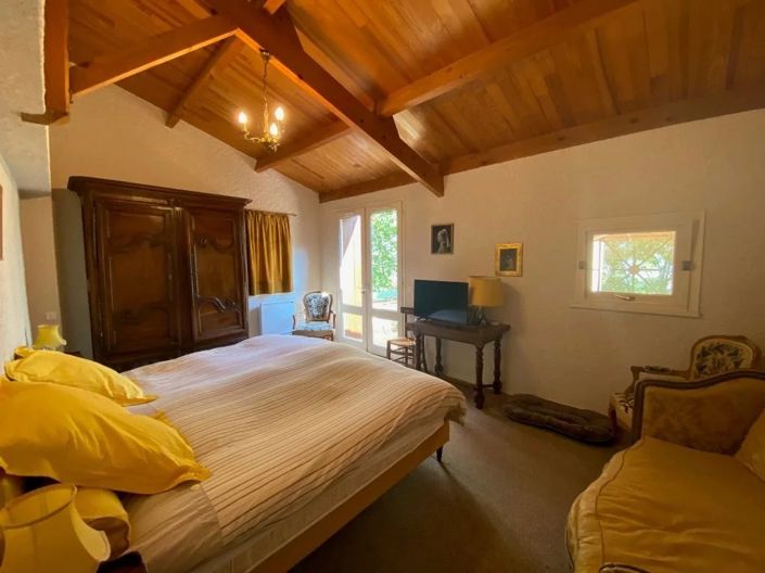 Image No.17-3 Bed House for sale