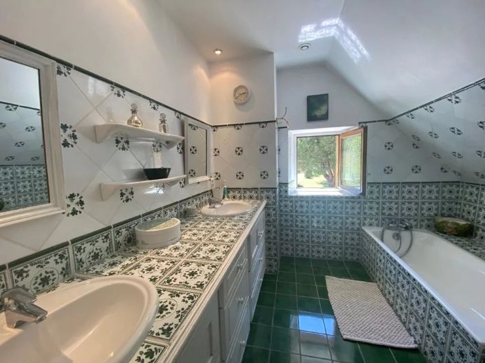 Image No.15-3 Bed House for sale