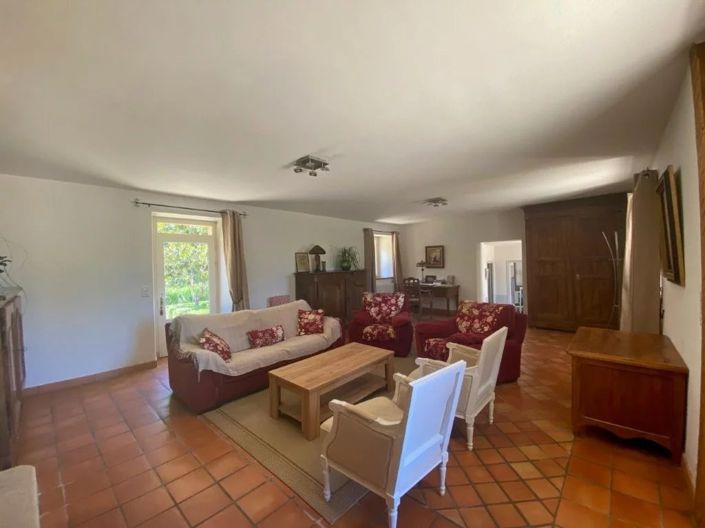 Image No.5-3 Bed House for sale