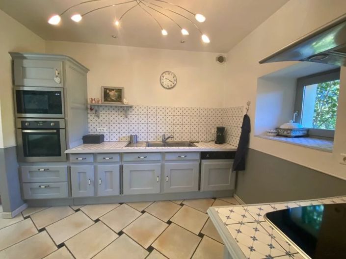 Image No.8-3 Bed House for sale