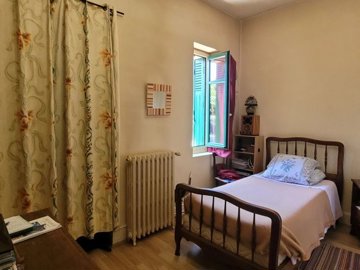 ebe45a0d9bb27791002bd16bfa034357cf8f48cc5d144