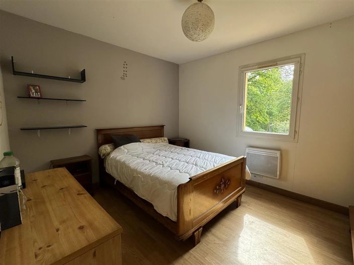 Image No.12-4 Bed House for sale