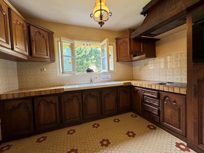 Image No.11-3 Bed House for sale