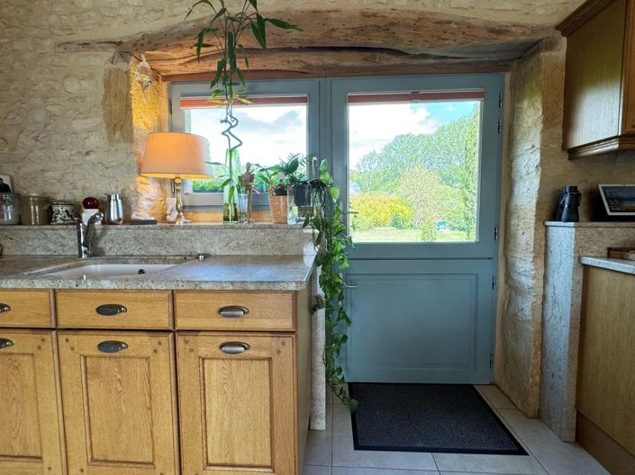 Image No.11-9 Bed House for sale