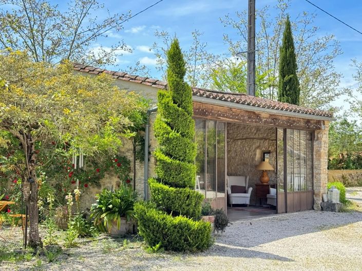 Image No.4-9 Bed House for sale