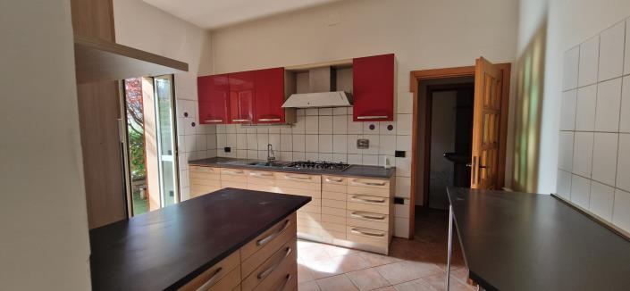 Image No.11-3 Bed House for sale