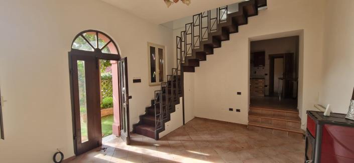 Image No.8-3 Bed House for sale