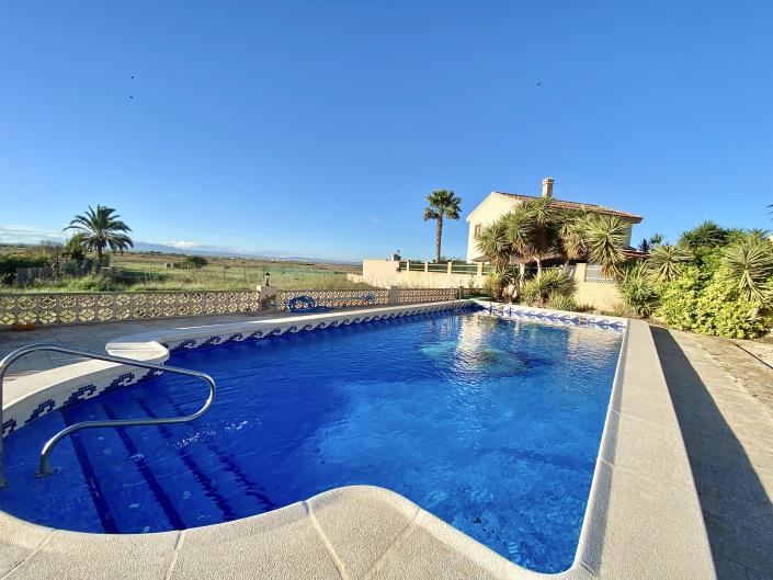 Image No.7-6 Bed Country House for sale