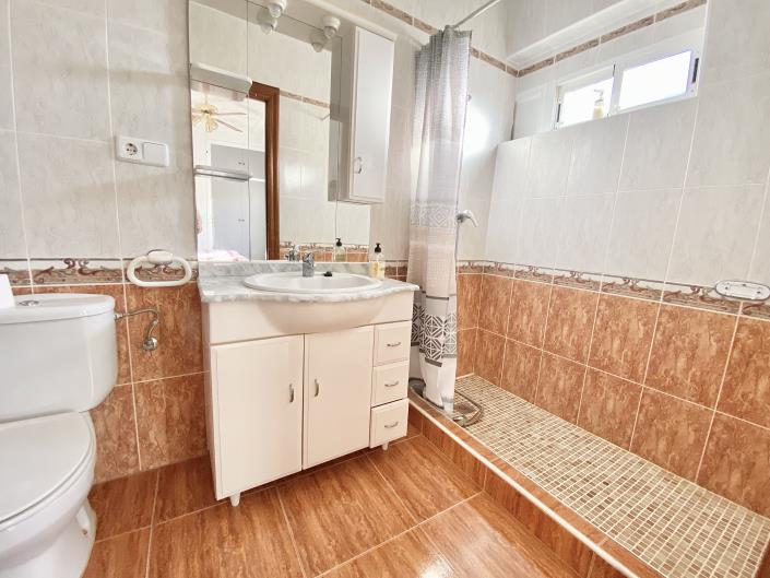 Image No.27-6 Bed Country House for sale