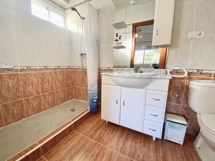 Image No.31-6 Bed Country House for sale