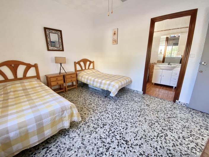 Image No.30-6 Bed Country House for sale