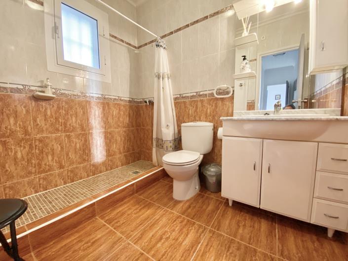 Image No.32-6 Bed Country House for sale