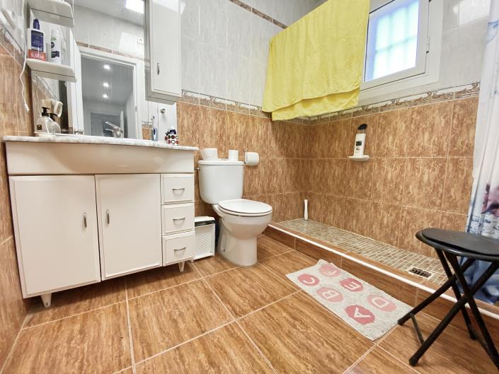 Image No.36-6 Bed Country House for sale