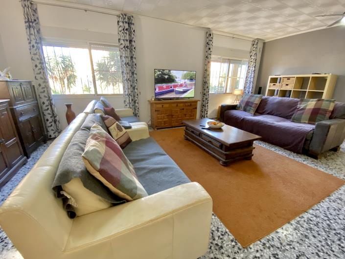 Image No.40-6 Bed Country House for sale