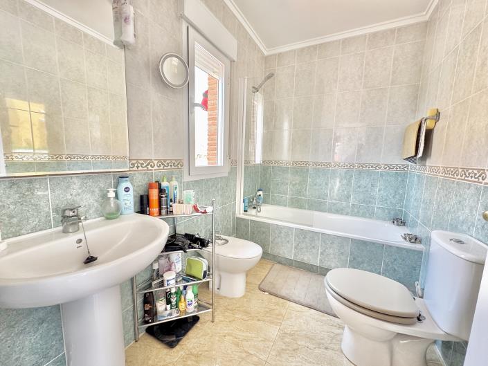 Image No.15-4 Bed House/Villa for sale