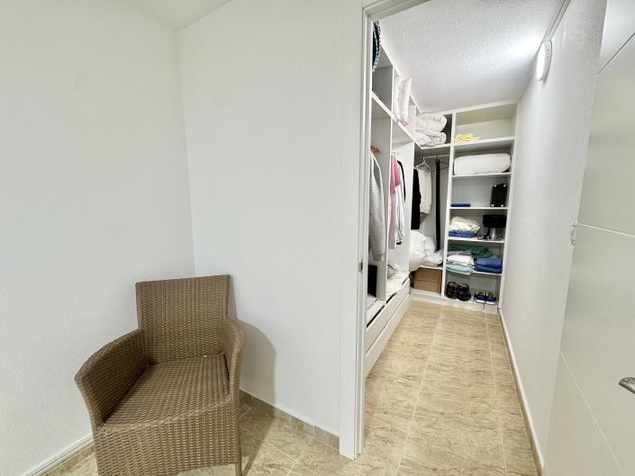 Image No.18-4 Bed House/Villa for sale