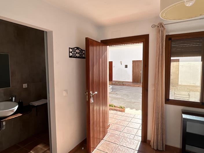 Image No.10-11 Bed Country House for sale