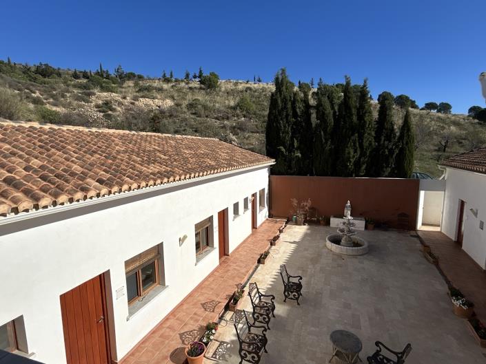 Image No.34-11 Bed Country House for sale