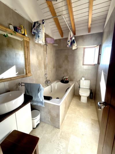 Image No.41-11 Bed Country House for sale