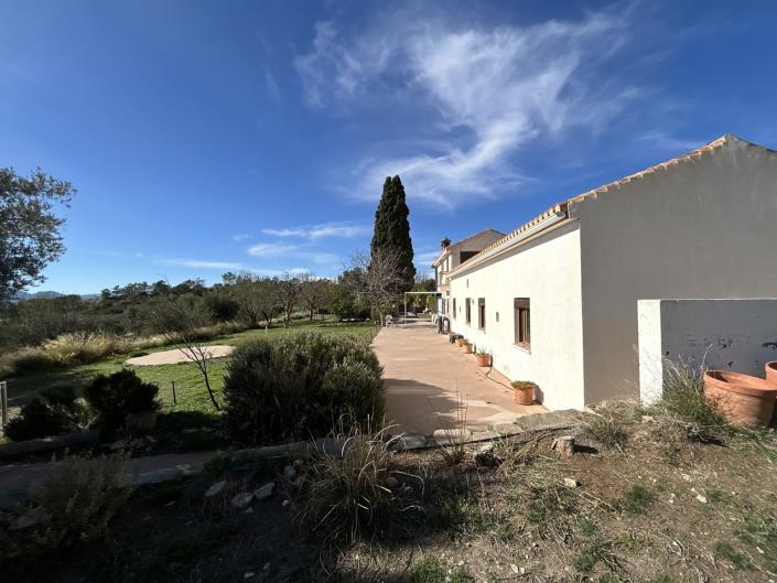 Image No.60-11 Bed Country House for sale