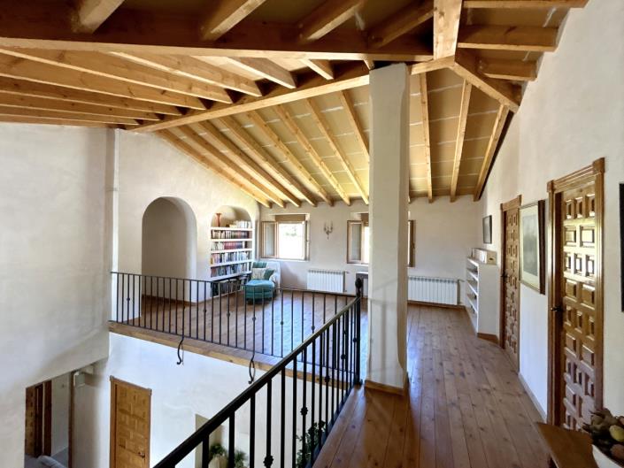 Image No.34-5 Bed Farmhouse for sale