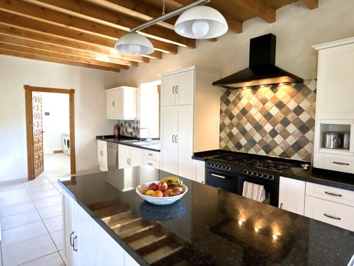 Image No.40-5 Bed Farmhouse for sale