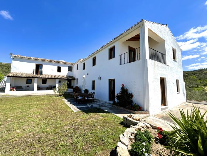 Image No.45-5 Bed Farmhouse for sale