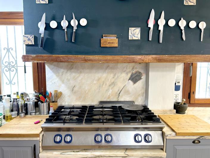 Image No.13-15 Bed Commercial for sale