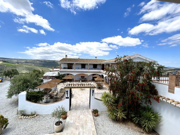 Image No.23-15 Bed Commercial for sale