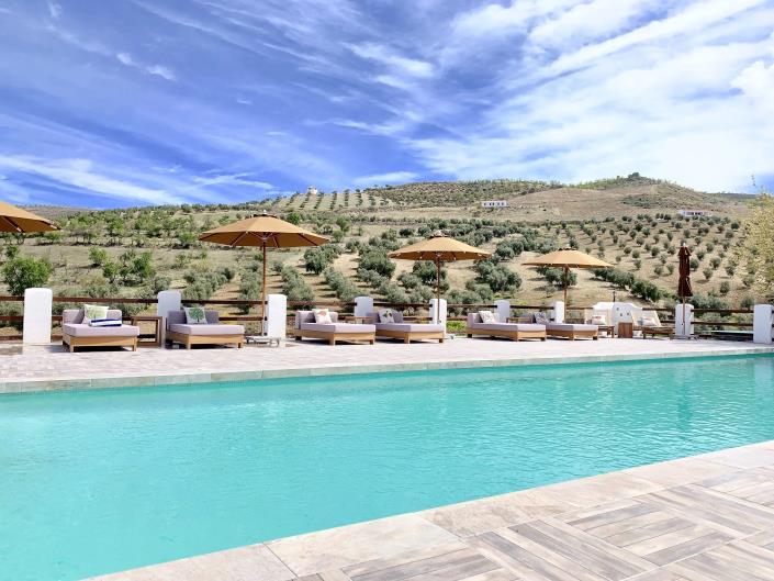 Image No.18-15 Bed Commercial for sale