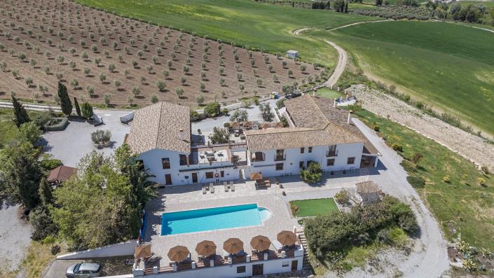 Image No.54-15 Bed Commercial for sale