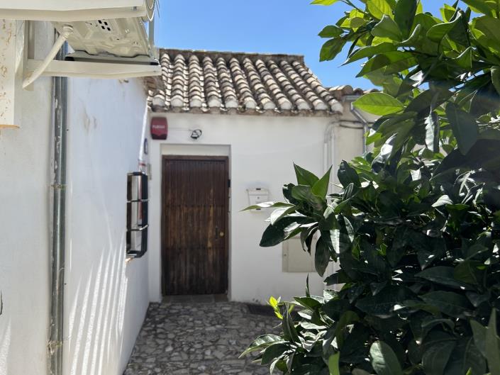 Image No.4-6 Bed Village House for sale