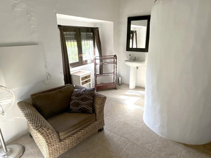 Image No.7-9 Bed Country Property for sale