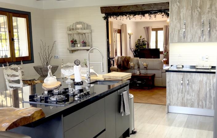 Image No.15-2 Bed Country House for sale