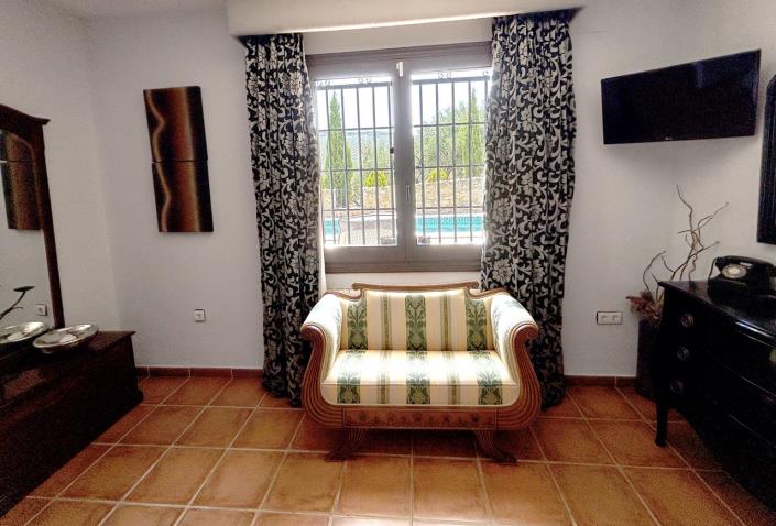 Image No.27-2 Bed Country House for sale