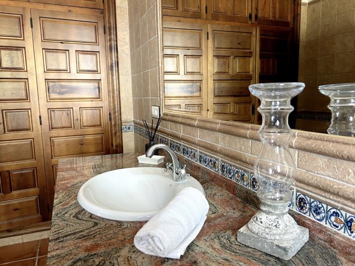 Image No.34-2 Bed Country House for sale