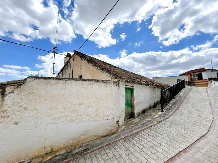 Image No.19-3 Bed Village House for sale