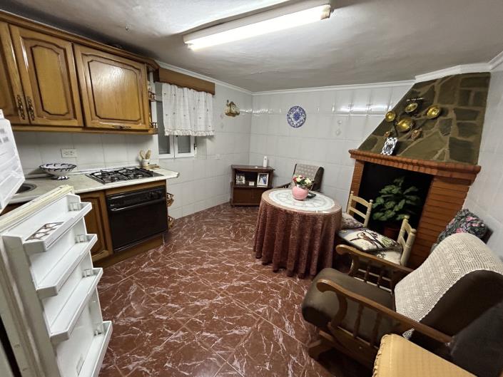 Image No.4-7 Bed Village House for sale