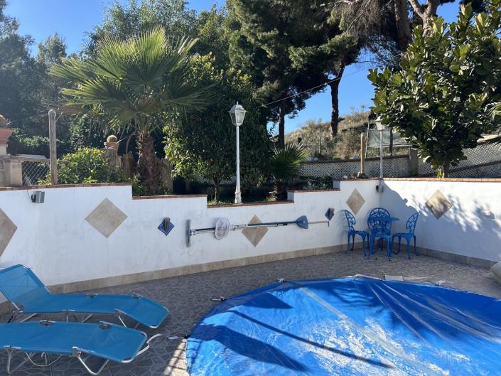 Image No.39-5 Bed Villa / Detached for sale