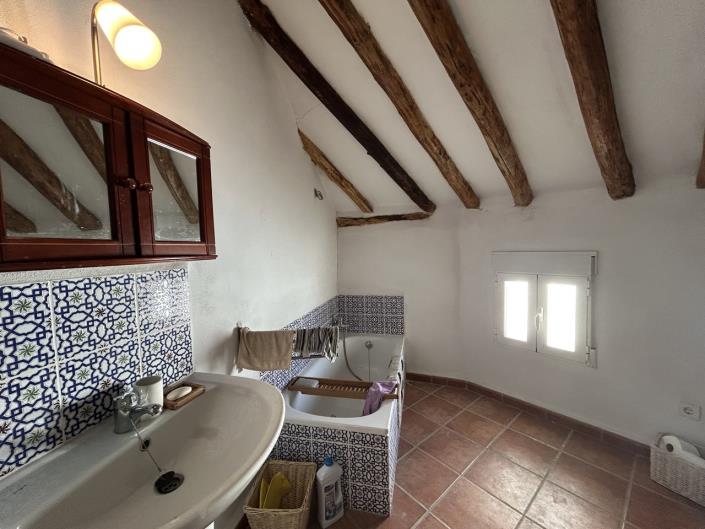 Image No.12-5 Bed Townhouse for sale